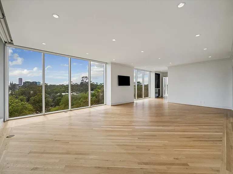 121 N Post Oak Ln #706 — Photo 5