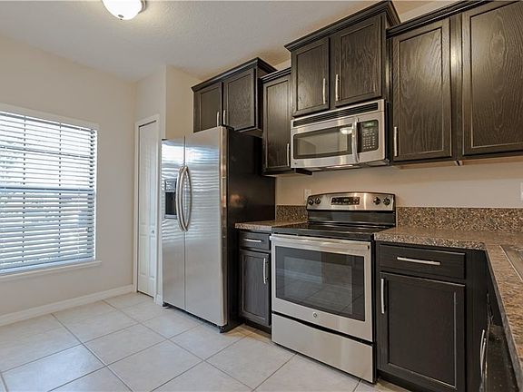 4th image of 2220 Trillium Park Ln