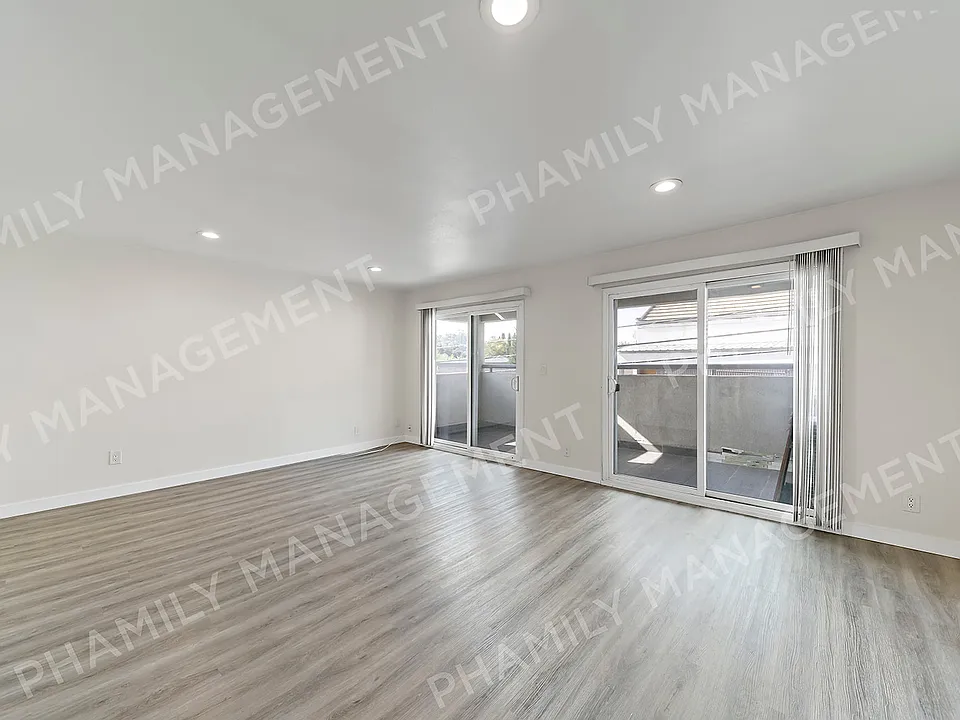 6414 York Blvd #D