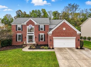 324 Troubadour Dr, Northfield, OH