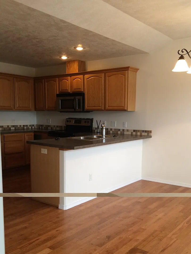 3 Bed, 2.5 Bath on Sunnyside Hill! — Photo 4