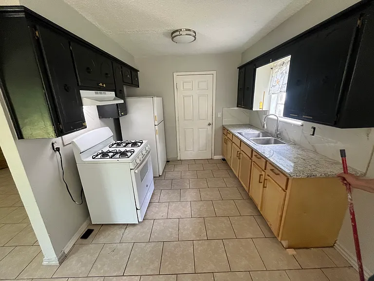 4304 Meadowpark Dr — Photo 5