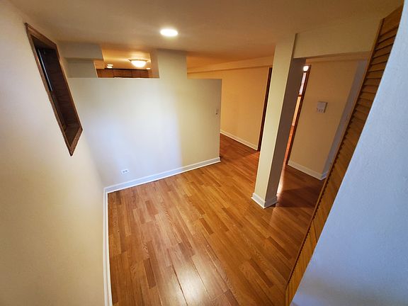 3rd image of 6540 N Bosworth Ave #G