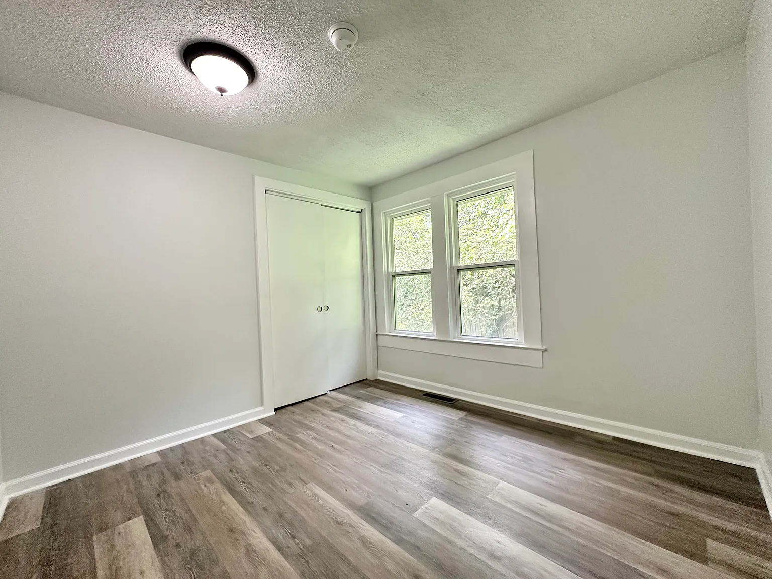 4 bed, 1302 sqft, $1,595 — Photo 3