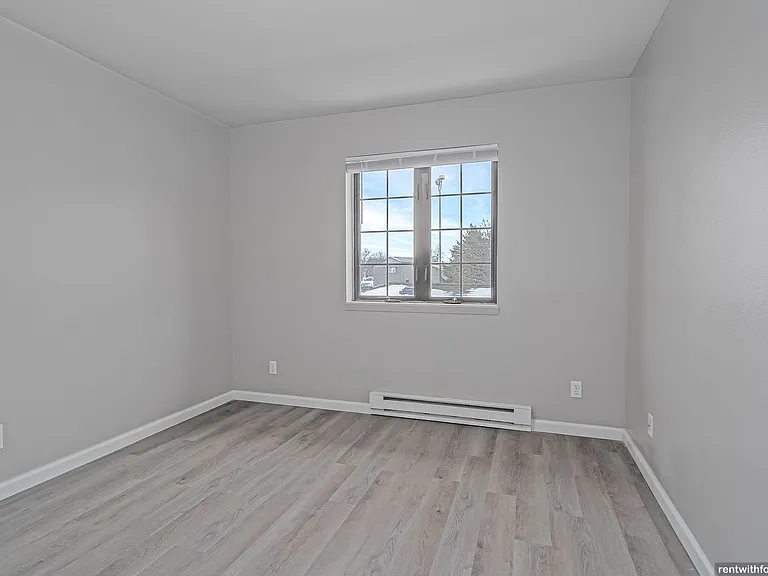 410 Fox Shores Dr — Photo 30
