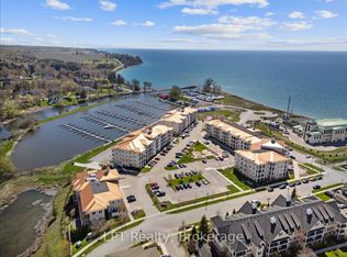 50 Lakebreeze Dr #102, Clarington, ON L1B0V9