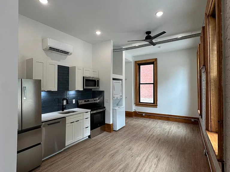 18 Mulberry St #6 — Photo 5