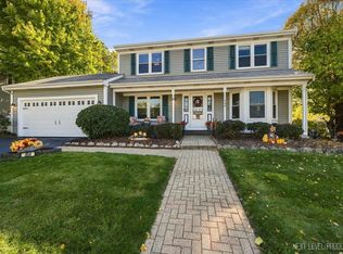904 Campbell Ct, Batavia, IL 60510