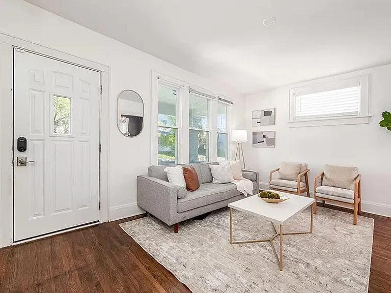 525 E Jenkins Ave — Photo 3