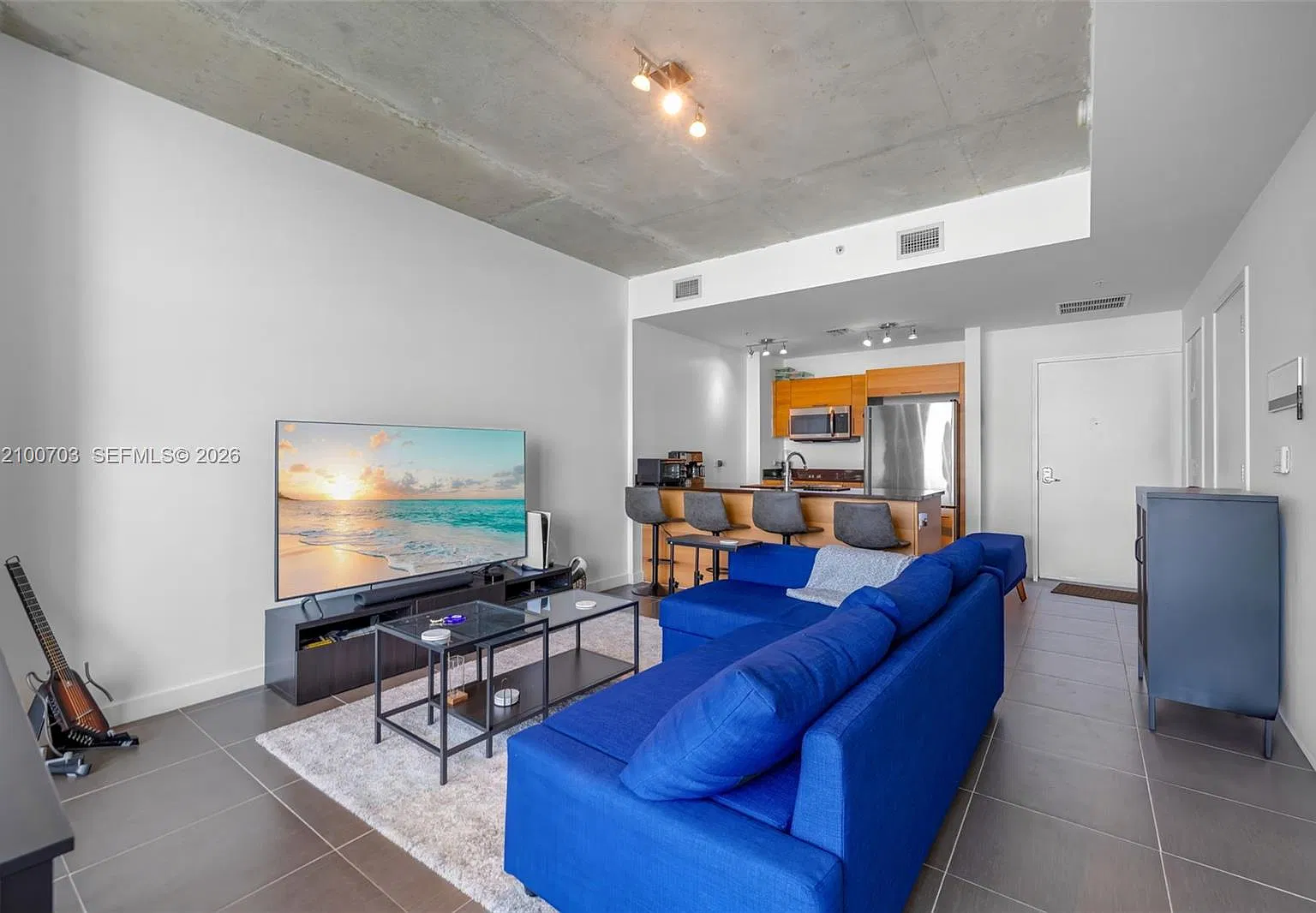 Four Midtown Miami Condo — Photo 4