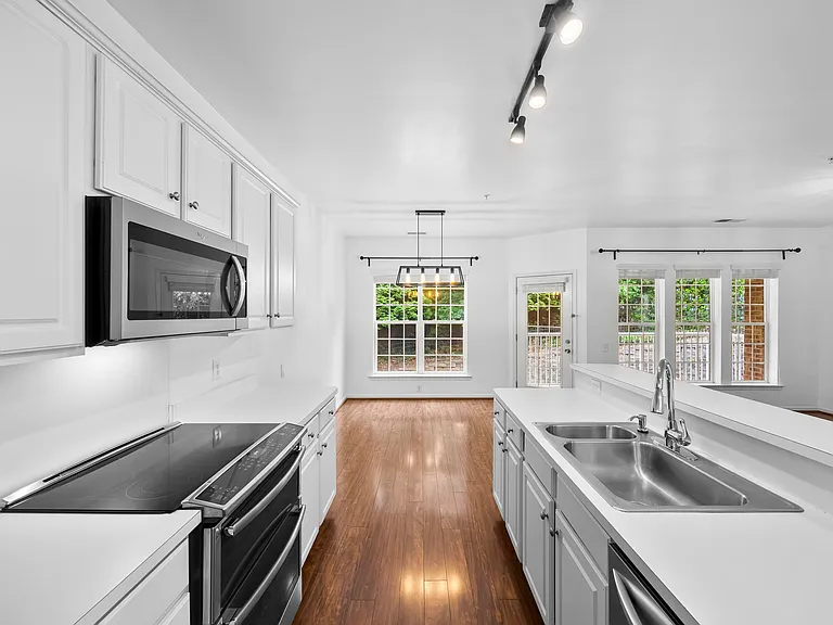 3228 Margellina Dr — Photo 20