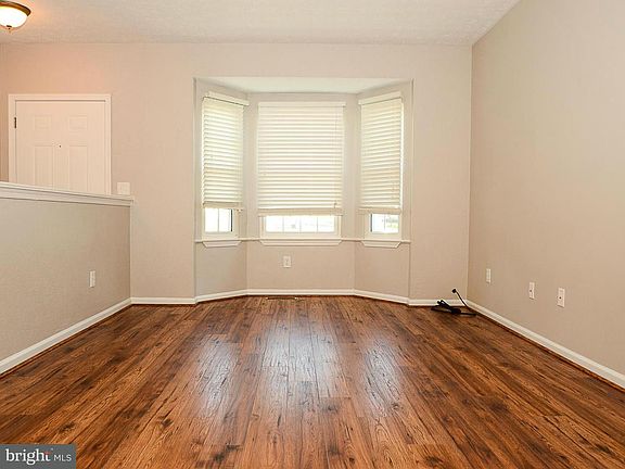 4th image of 3722 Broomsedge Ct