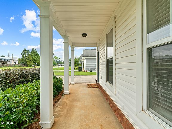 4th image of 106 Thornton Dr