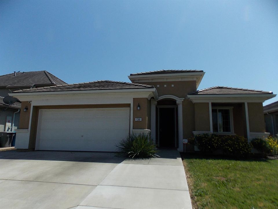 2nd image of 1380 Paddington Way