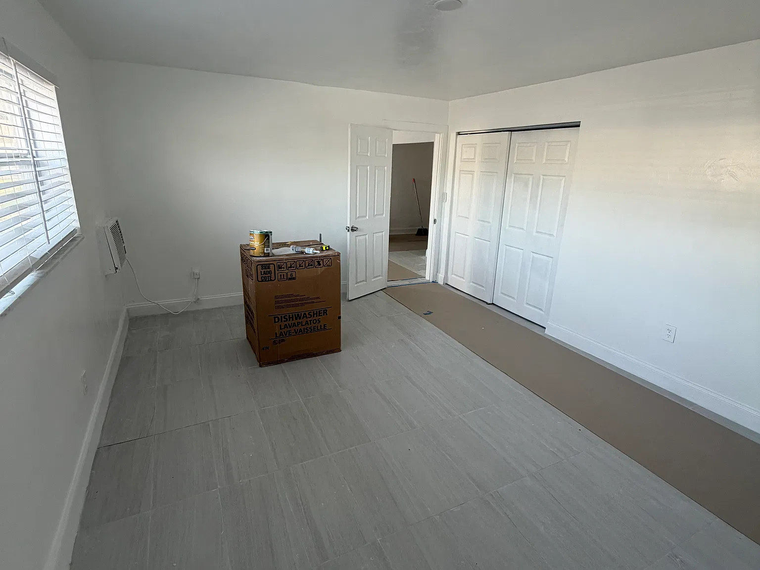 1 bed, 852 sqft, $1,699 — Photo 4