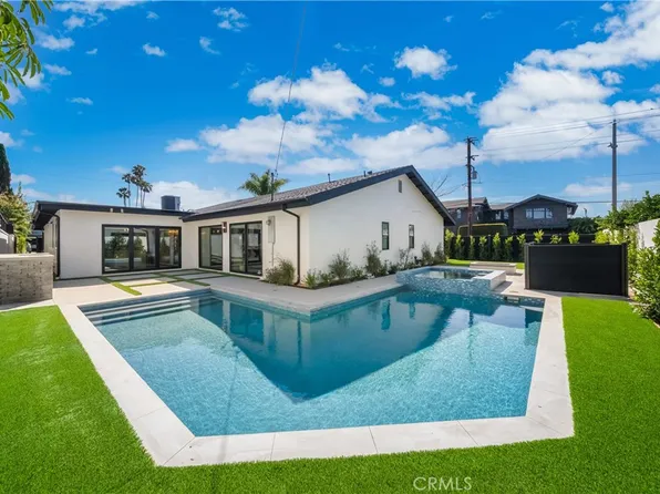 2436 Holiday Rd, Newport Beach, CA 92660