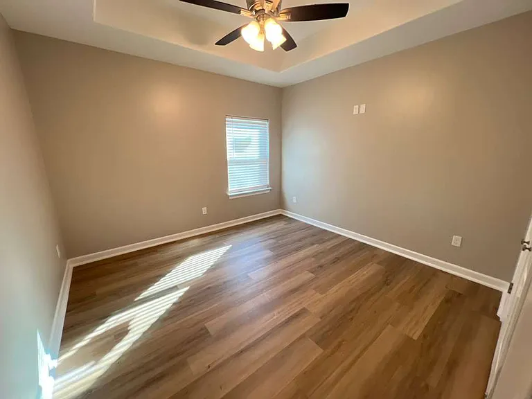 5511 N 36th Ln — Photo 6