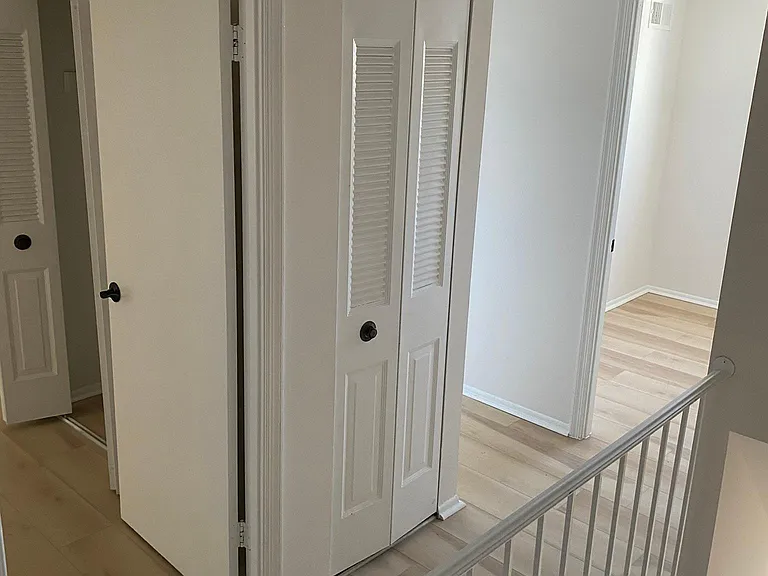 7604 McNamara Dr — Photo 9