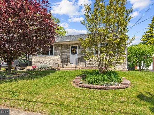 17 E Maple Ave, Bellmawr, NJ 08031