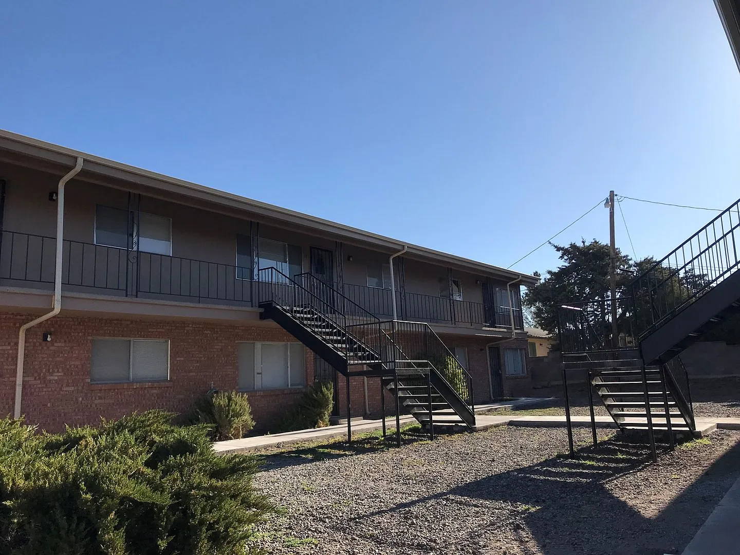 Hillcrest Apartments — Photo 2
