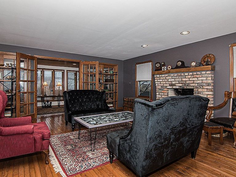 Listing photo 5