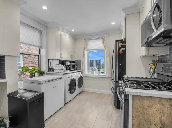 211-40 18th Avenue image 3 of 14