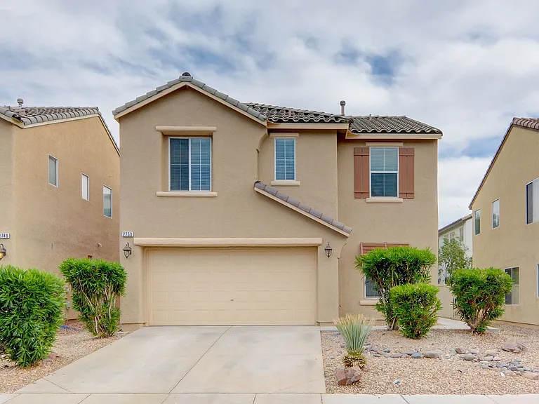 2753 Kona Crest Ave — Photo 1