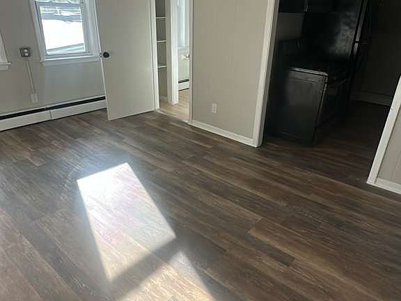 4th image of 8 Epworth Ave #2
