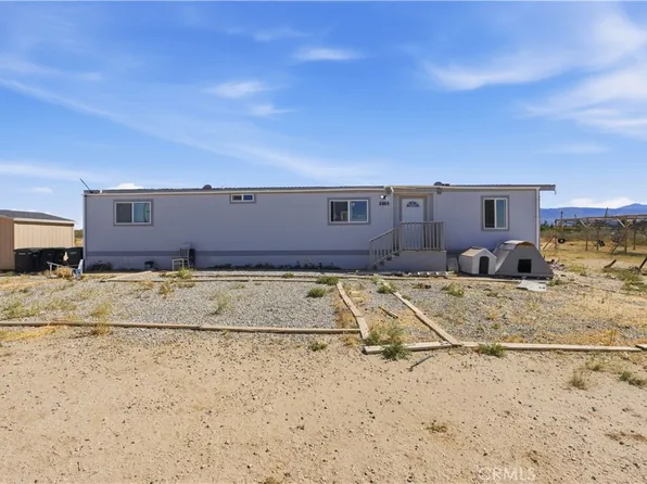 5885 Dos Palmas Rd, Phelan, CA 92371