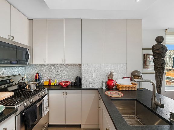 2nd image of 404 E 79th St APT 22H