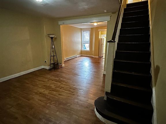3rd image of 4918 D St