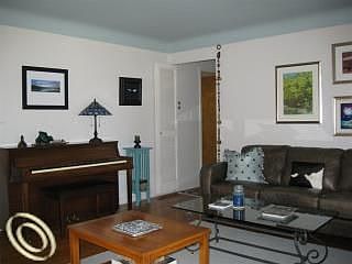 3rd image of 35573 Parkdale St
