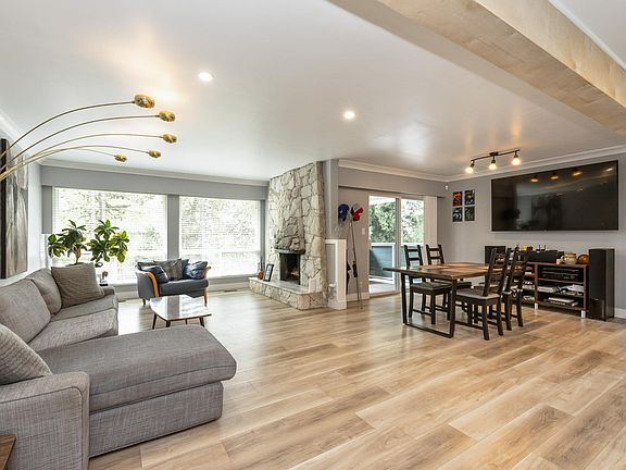 5th image of 320 Gloucester Ct