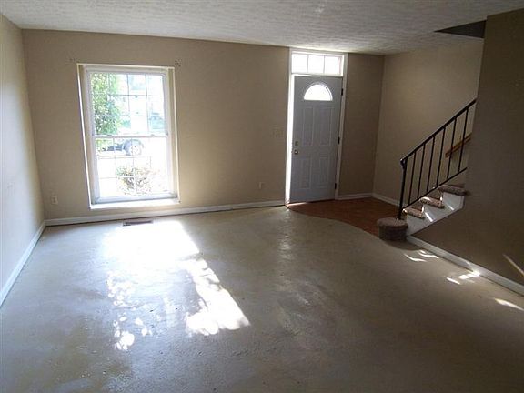 4th image of 108 W Van Lake Dr