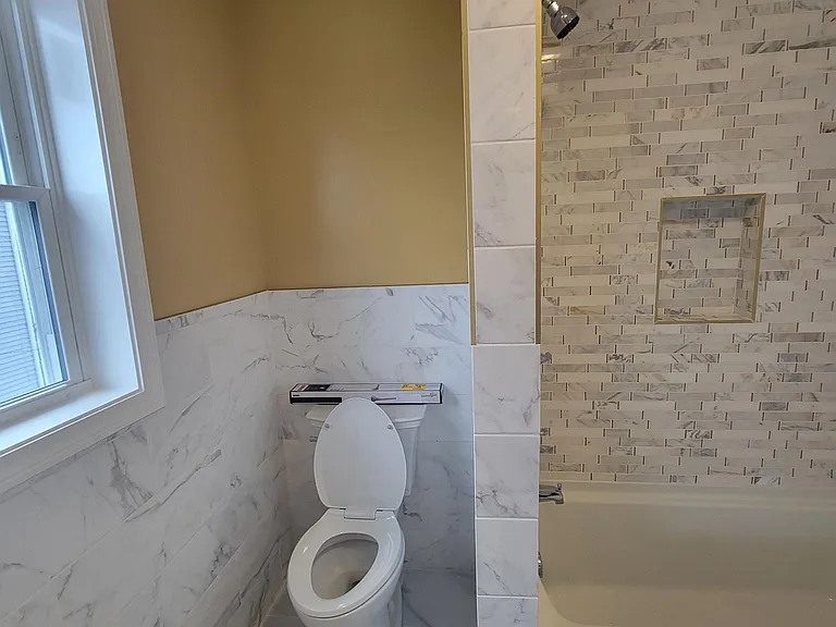 31 Hamilton St — Photo 17
