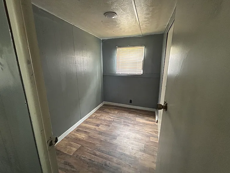 355 9th Ave NE — Photo 7