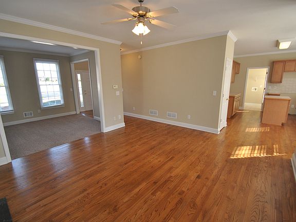 4th image of 936 Chippewa Oak Dr