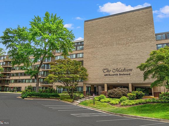2nd image of 600 Roosevelt Blvd APT 114