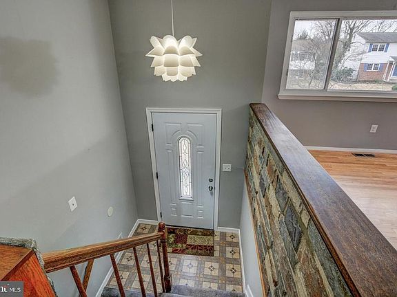 3rd image of 1215 Aster Dr