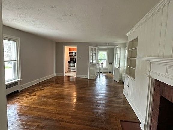 3rd image of 500 Manor House Ln #C8