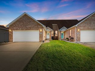 1403 Coral Bell Dr, Joliet, IL 60435