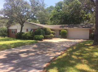 147 Ferry Rd NE, Fort Walton Beach, FL 32548