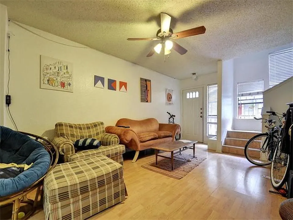 6 bed, 1818 sqft, $4,200 — Photo 3