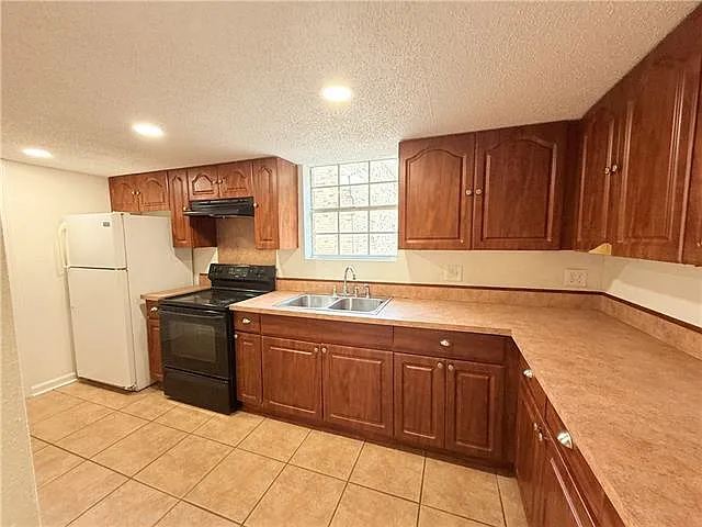 903 E Saint Bernard Hwy — Photo 7