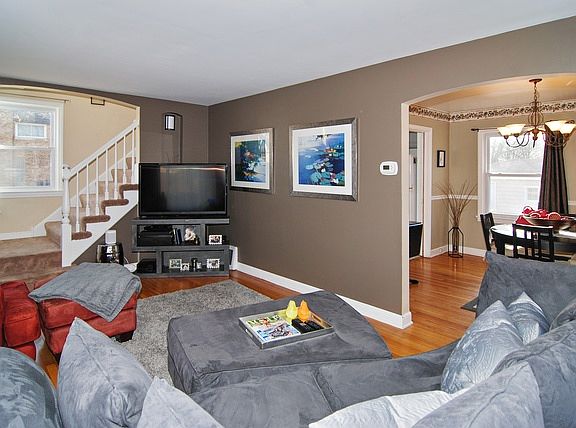 4th image of 1358 Suffolk Ave