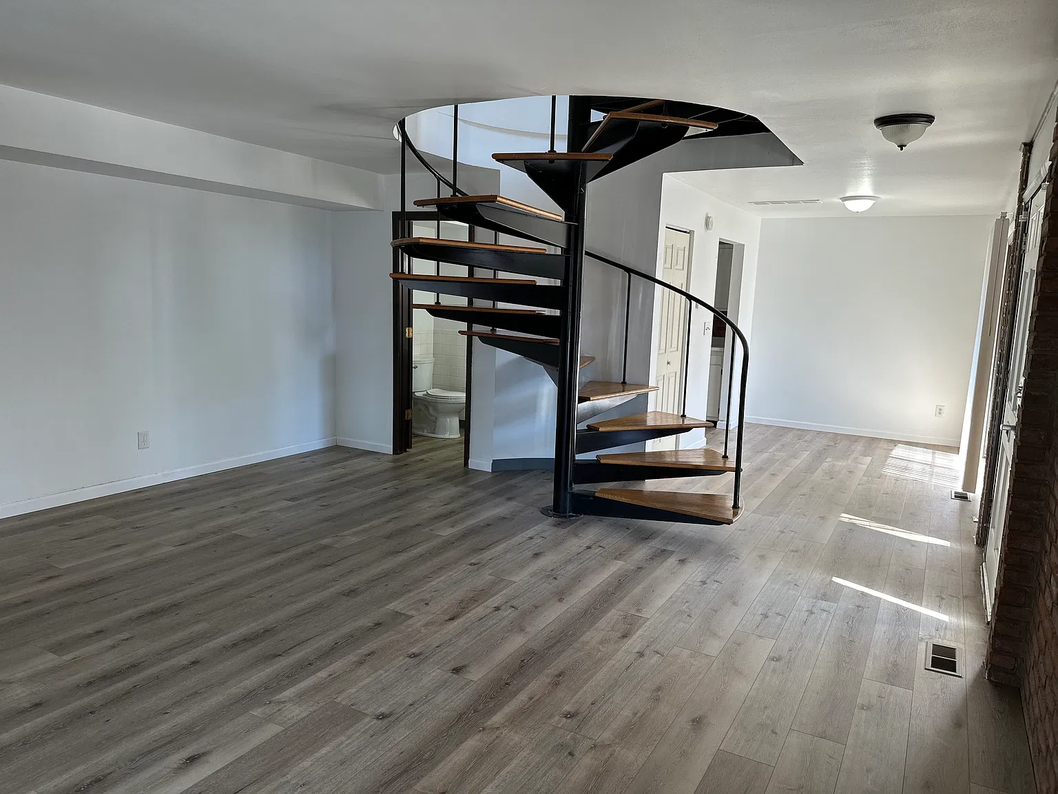2 bed, 2.5 bath, 1260 sqft, $1,125 — Photo 3