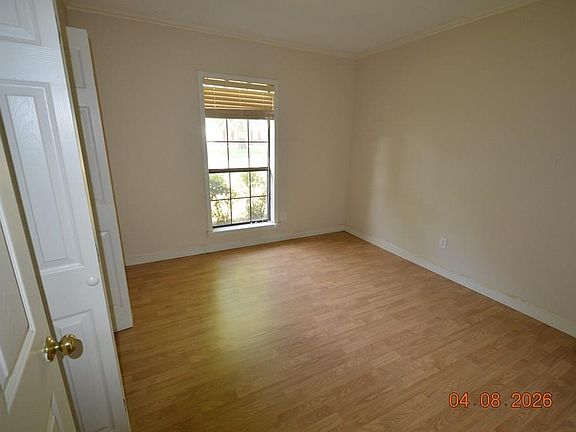 4th image of 150 Lilac Ln