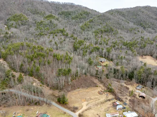 444 Cross Mountain Rd, Mountain City, TN 37683