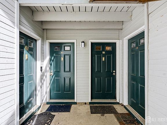 2nd image of 37 Morgan Pl