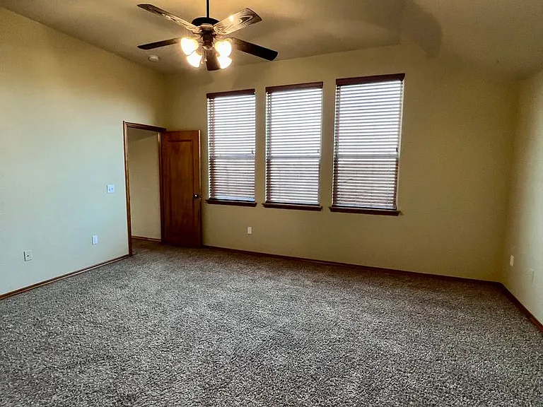 617 Applewood St — Photo 23